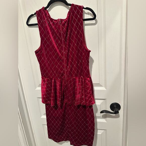 Elegant Burgundy Peplum Holiday Bodycon Dress with Diamond Pattern – Size 3XL - Picture 5 of 11